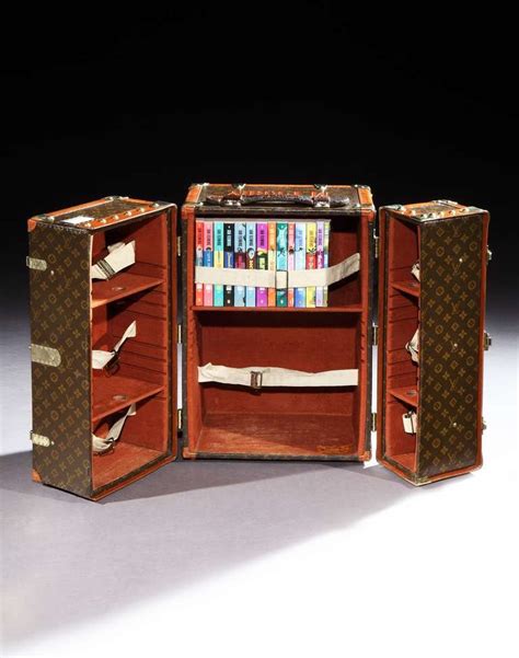 louis vuitton book trunk